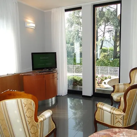 ホテル Moderno