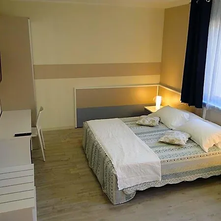 Moderno 3* グルメッロ・デル・モンテ